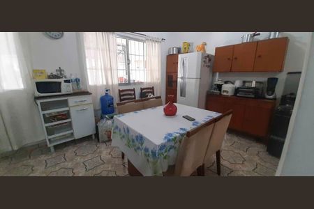 Casa à venda com 250m², 2 quartos e 10 vagas Casa à venda com 250m², 2 quartos e 10 vagasCozinha