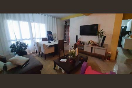 Casa à venda com 250m², 3 quartos e 10 vagasSala de TV