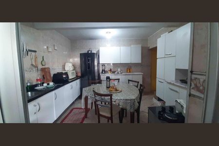 Casa à venda com 250m², 3 quartos e 10 vagasCozinha