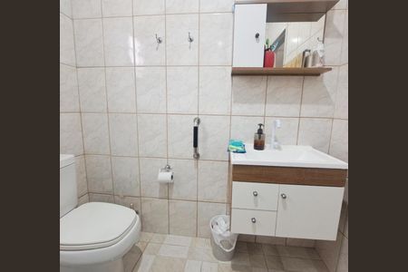 Casa à venda com 82m², 2 quartos e 2 vagas Casa à venda com 82m², 2 quartos e 2 vagasBanheiro
