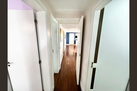 Apartamento à venda com 122m², 4 quartos e 2 vagas Apartamento à venda com 122m², 4 quartos e 2 vagasCorredor