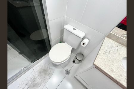 Apartamento à venda com 122m², 4 quartos e 2 vagas Apartamento à venda com 122m², 4 quartos e 2 vagasBanheiro da Suite