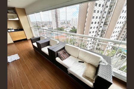 Apartamento à venda com 122m², 4 quartos e 2 vagas Apartamento à venda com 122m², 4 quartos e 2 vagasVaranda gourmet