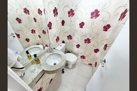 Apartamento à venda com 122m², 4 quartos e 2 vagas Apartamento à venda com 122m², 4 quartos e 2 vagasLavabo