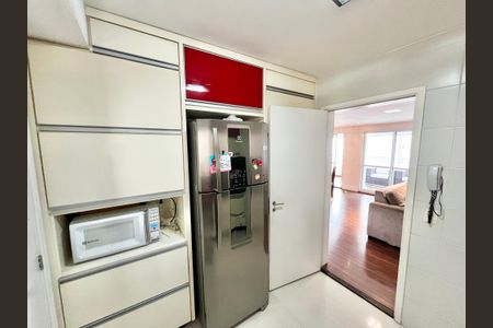 Apartamento à venda com 122m², 4 quartos e 2 vagas Apartamento à venda com 122m², 4 quartos e 2 vagasCozinha