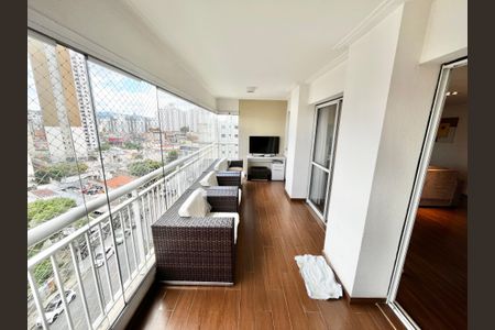 Apartamento à venda com 122m², 4 quartos e 2 vagas Apartamento à venda com 122m², 4 quartos e 2 vagasVaranda gourmet