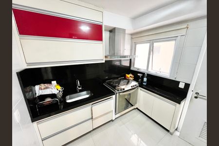 Apartamento à venda com 122m², 4 quartos e 2 vagas Apartamento à venda com 122m², 4 quartos e 2 vagasCozinha