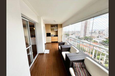 Apartamento à venda com 122m², 4 quartos e 2 vagas Apartamento à venda com 122m², 4 quartos e 2 vagasVaranda gourmet