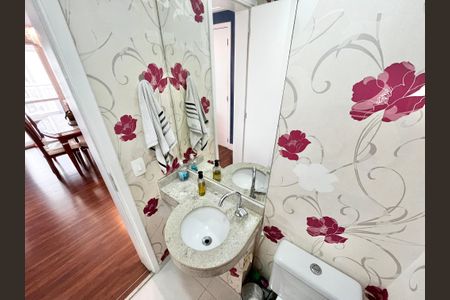 Apartamento à venda com 122m², 4 quartos e 2 vagas Apartamento à venda com 122m², 4 quartos e 2 vagasLavabo