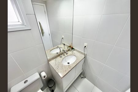 Apartamento à venda com 122m², 4 quartos e 2 vagas Apartamento à venda com 122m², 4 quartos e 2 vagasBanheiro da Suite