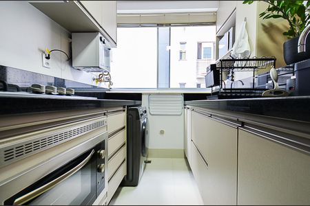 Cozinha de apartamento à venda com 1 quarto, 44m² em Funcionários, Belo Horizonte