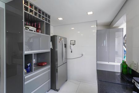 Apartamento à venda com 170m², 3 quartos e 2 vagas Apartamento à venda com 170m², 3 quartos e 2 vagasCozinha