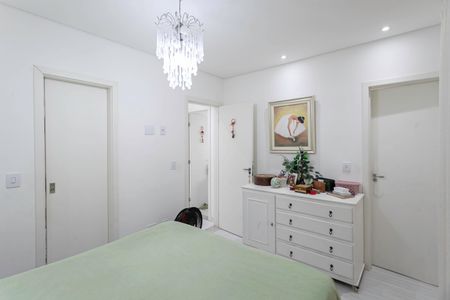Apartamento à venda com 170m², 3 quartos e 2 vagas Apartamento à venda com 170m², 3 quartos e 2 vagasSuíte
