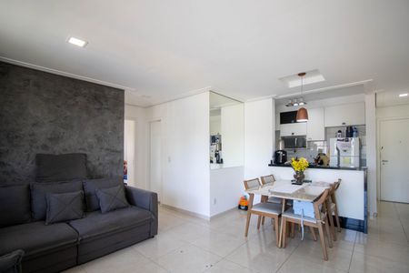 Apartamento para alugar com 67m², 2 quartos e 2 vagasSala