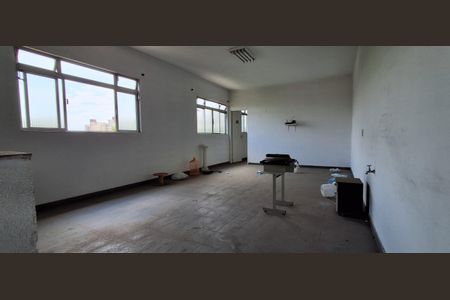 Casa à venda com 423m², 4 quartos e 3 vagas Casa à venda com 423m², 4 quartos e 3 vagasSalão