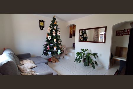 Casa à venda com 423m², 4 quartos e 3 vagas Casa à venda com 423m², 4 quartos e 3 vagasSala casa 2