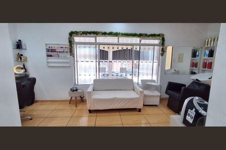 Casa à venda com 423m², 4 quartos e 3 vagas Casa à venda com 423m², 4 quartos e 3 vagasSala