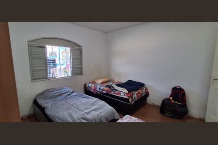 Casa à venda com 423m², 4 quartos e 3 vagas Casa à venda com 423m², 4 quartos e 3 vagasQuarto