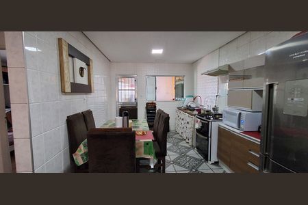 Casa à venda com 423m², 4 quartos e 3 vagas Casa à venda com 423m², 4 quartos e 3 vagasCozinha