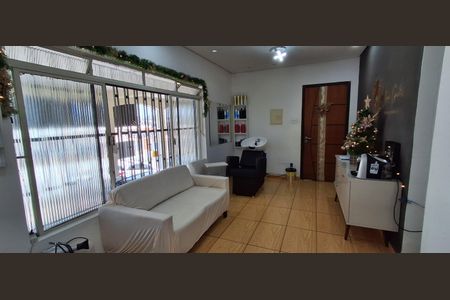 Casa à venda com 423m², 4 quartos e 3 vagas Casa à venda com 423m², 4 quartos e 3 vagasSala