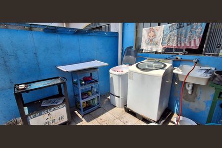 Casa à venda com 423m², 4 quartos e 3 vagas Casa à venda com 423m², 4 quartos e 3 vagasÁrea de Serviço