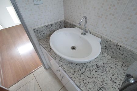 Casa de condomínio à venda com 102m², 2 quartos e 1 vagaBanheiro Social