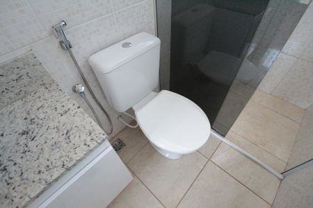 Casa de condomínio à venda com 102m², 2 quartos e 1 vagaBanheiro Social