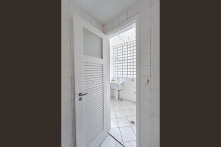 Apartamento à venda com 77m², 2 quartos e 1 vagaBanheiro de serviço