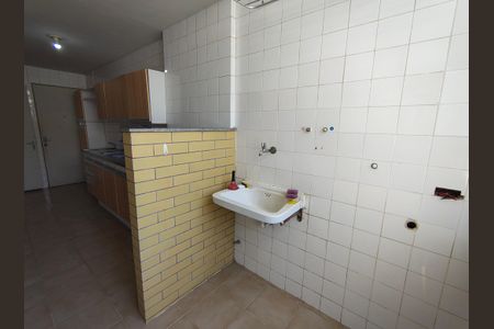 Apartamento à venda com 74m², 3 quartos e 1 vagaÁrea de Serviço