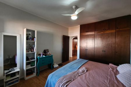 Casa à venda com 200m², 4 quartos e 4 vagasQuarto Suíte 