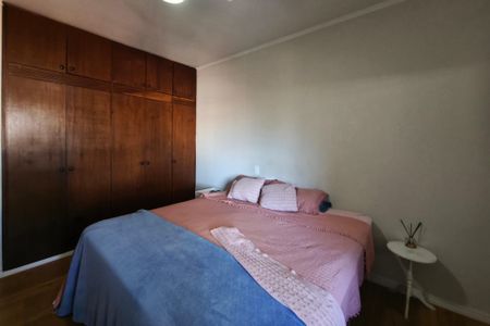 Casa à venda com 200m², 4 quartos e 4 vagasQuarto Suíte 