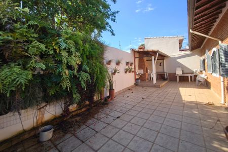 Casa à venda com 200m², 4 quartos e 4 vagasQuintal