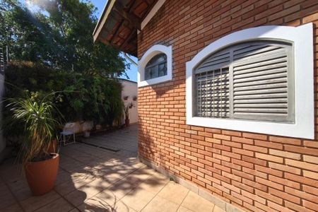 Casa à venda com 200m², 4 quartos e 4 vagasQuintal
