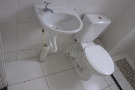 Banheiro de apartamento para alugar com 2 quartos, 43m² em Vila Nova Bonsucesso, Guarulhos