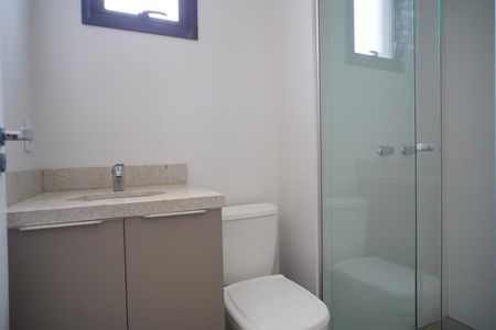 Banheiro Social de kitnet/studio para alugar com 1 quarto, 29m² em Independência, Porto Alegre