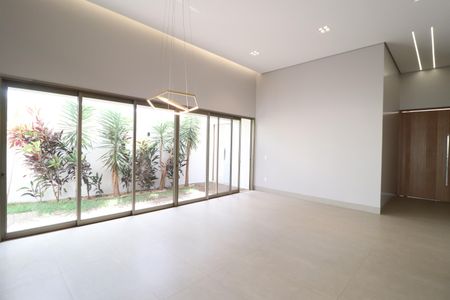 Casa de Condomínio para alugar com 4 quartos, 230m² em Granja Marileusa, Uberlândia