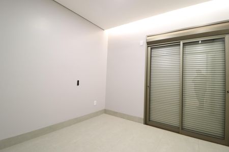 Casa de Condomínio para alugar com 4 quartos, 230m² em Granja Marileusa, Uberlândia