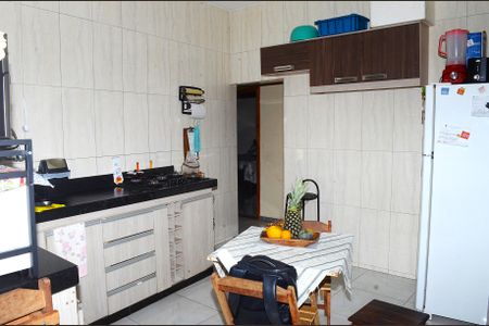 Casa à venda com 250m², 2 quartos e 2 vagasCozinha