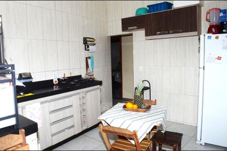 Casa à venda com 250m², 2 quartos e 2 vagasCozinha