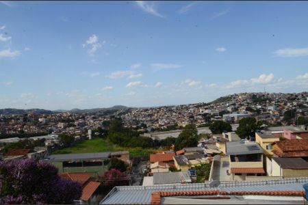 Casa à venda com 250m², 2 quartos e 2 vagasVista da Sacada