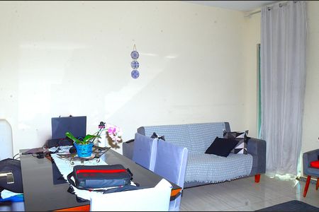 Sala de casa à venda com 2 quartos, 250m² em Goiânia, Belo Horizonte