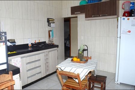 Casa à venda com 250m², 2 quartos e 2 vagasCozinha