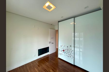 Apartamento à venda com 161m², 3 quartos e 3 vagasQuarto 2