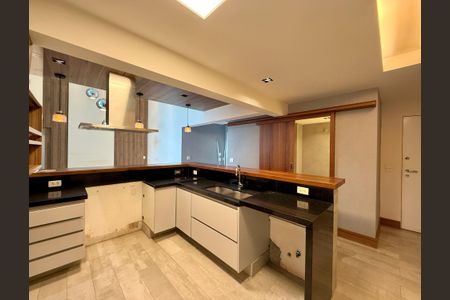 Apartamento à venda com 161m², 3 quartos e 3 vagasCozinha 