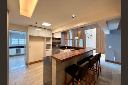 Apartamento à venda com 161m², 3 quartos e 3 vagasCozinha 