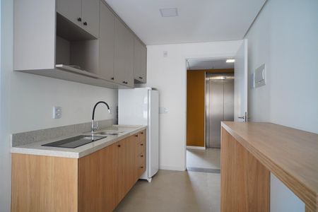 Cozinha de kitnet/studio para alugar com 1 quarto, 24m² em Independência, Porto Alegre