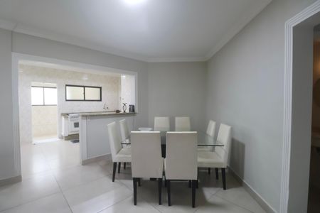 Sala de apartamento para alugar com 3 quartos, 134m² em V Guaruja, Guarujá