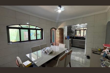 Casa à venda com 171m², 3 quartos e 3 vagasCozinha