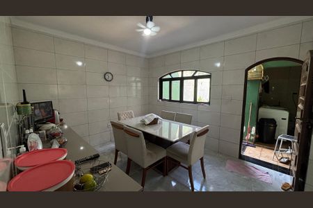 Casa à venda com 171m², 3 quartos e 3 vagasCozinha