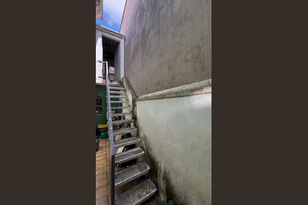 Casa à venda com 171m², 3 quartos e 3 vagasEscada